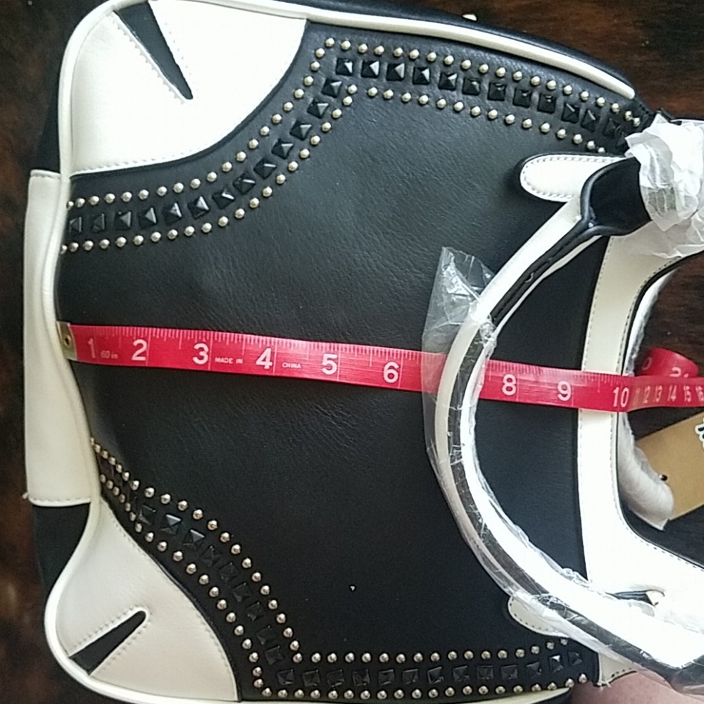 NWT Gorgeous Bl&Wht Chacal Taylor Studded Tote - Picture 9 of 10